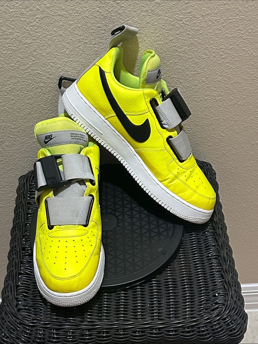 Size 11.5 Nike Air Force 1 Utility Volt AO1531-709